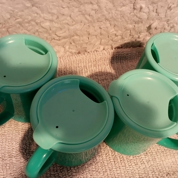 Set of 4 Aladdin microwave safe coffee mugs w lids - Picture 2 of 4